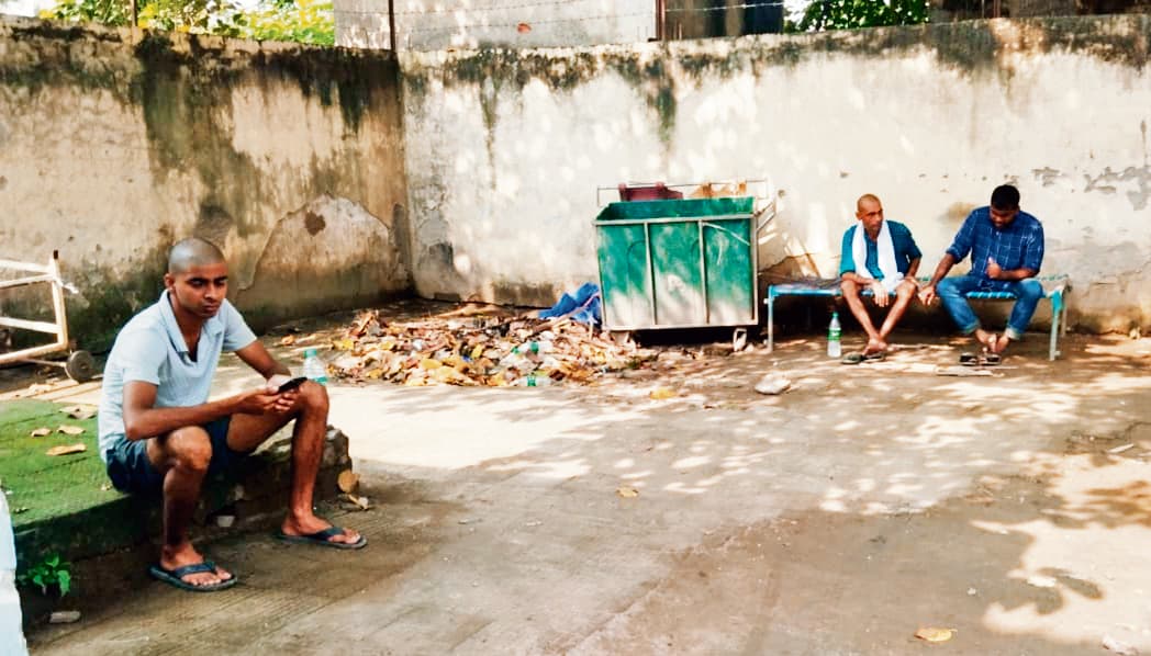 hajipur news. दोस्त को घर पहुंचाने जा रहे बाइक सवार युवक की वाहन की टक्कर से गयी जान