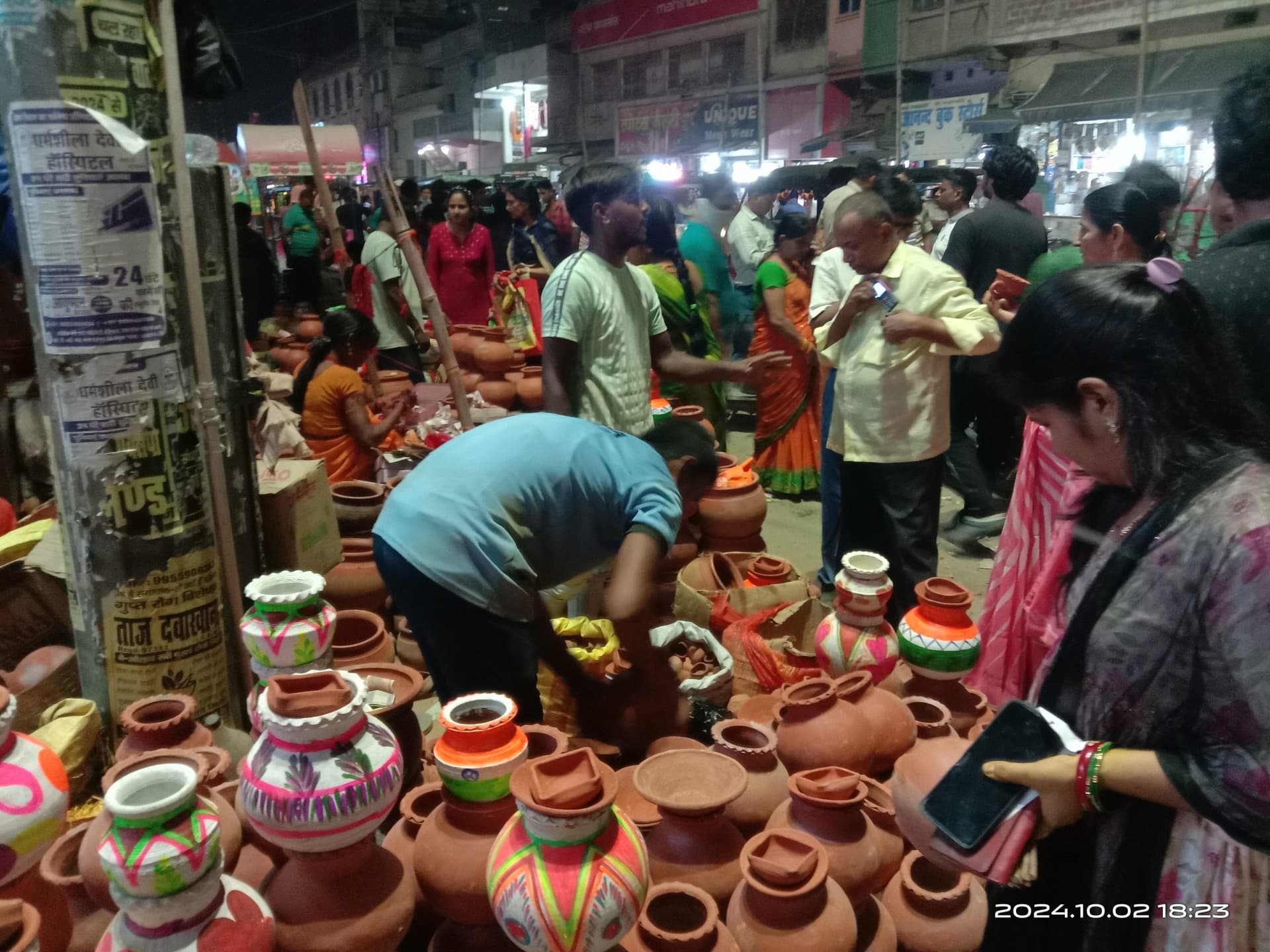 कलश स्थापना के साथ नवरात्र आज से शुरू