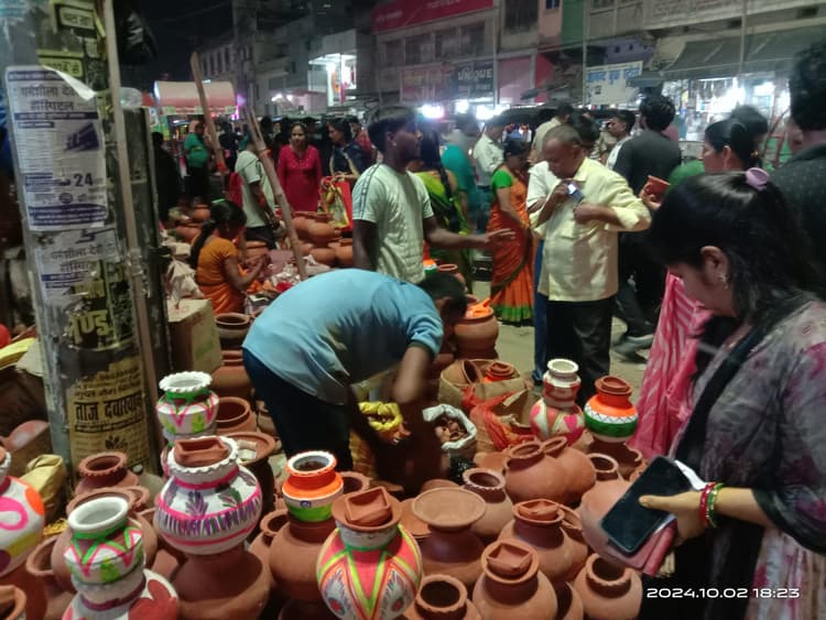 कलश स्थापना के साथ नवरात्र आज से शुरू