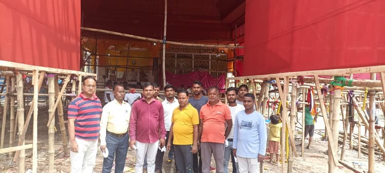 Giridih News: धनवार नगर समेत पूरे प्रखंड क्षेत्र में दुर्गापूजा का उत्साह, तैयारी जोरों पर