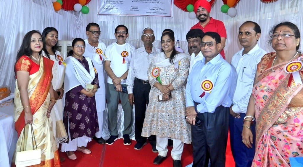 Bokaro News: जीवन की रक्षा के लिए रक्तदान व लोकतंत्र की मजबूती के लिए मतदान जरूरी : डीडीसी