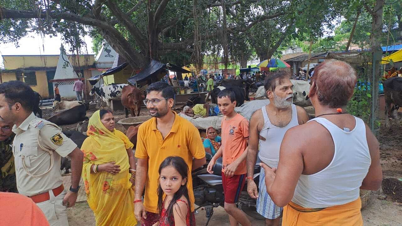 Munger News : दुस्साहस : बबुआ घाट पर कार का शीशा तोड़ कर सोने की चेन व 60 हजार नकद की चोरी