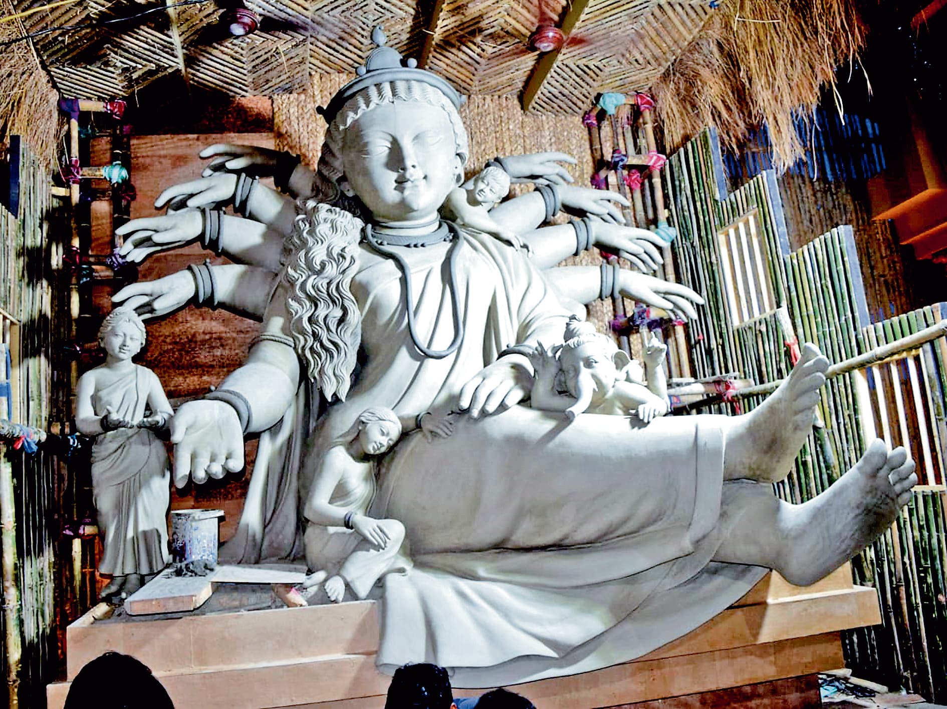 ‘भोजन को बर्बाद न करें, दान करें’ का संदेश दे रहा पूजा पंडाल