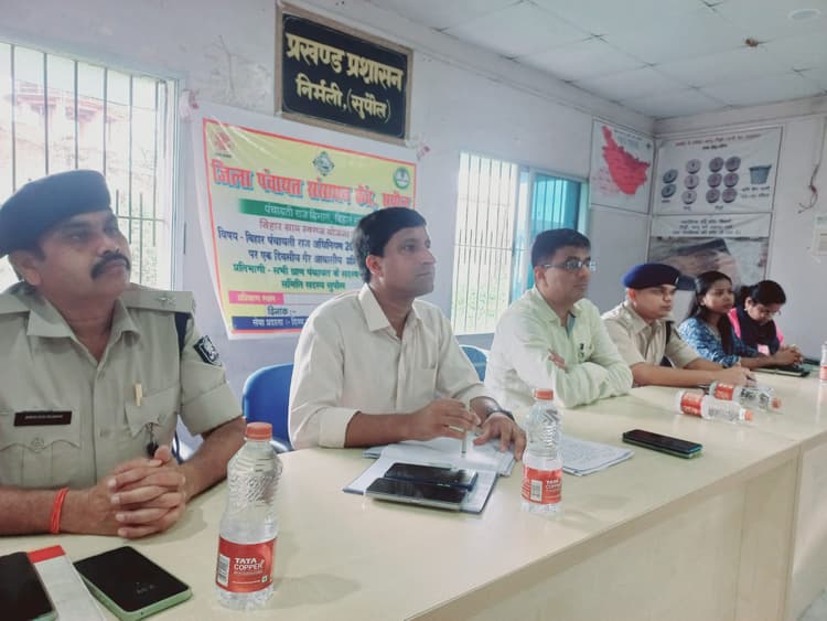 दुर्गा पूजा को लेकर हुई शांति समिति की बैठक, पूजा पंडाल में सीसीटीवी लगाने का दिया निर्देश