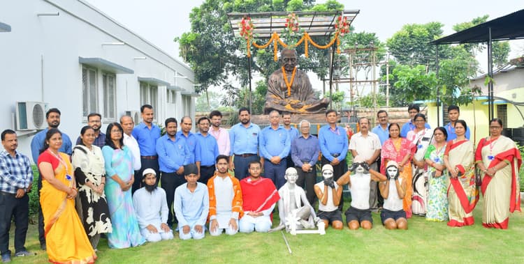 वीवीआरएस ने हरित पहल व सामुदायिक सेवा के साथ मनायी जयंती