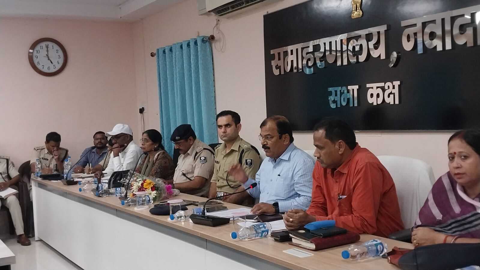 अफवाह फैलाने वालों व अश्लील हरकत करनेवालों से सख्ती से निबटा जायेगा : डीएम