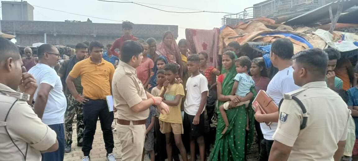 पोते के छठियारा में नाच के दौरान ताबड़तोड़ हुई फायरिंग, दादा के पेट में लगी गोली