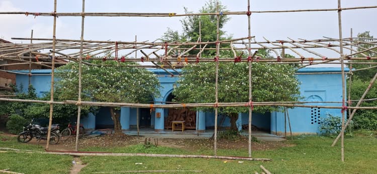 Giridih News:किसगोगढ़ दुर्गा मंदिर में 1597 से हो रही है पूजा