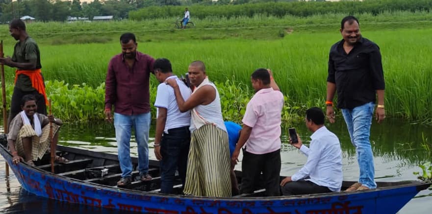 पप्पू यादव ने बाढ़ पीड़ितों के लिए की नाव की व्यवस्था