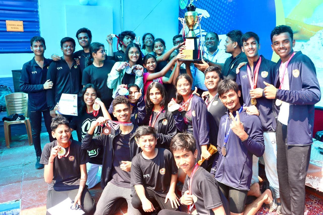 कैंपस : इंटर स्कूल तैराकी प्रतियोगिता में संत माइकल हाइ स्कूल बना चैंपियन