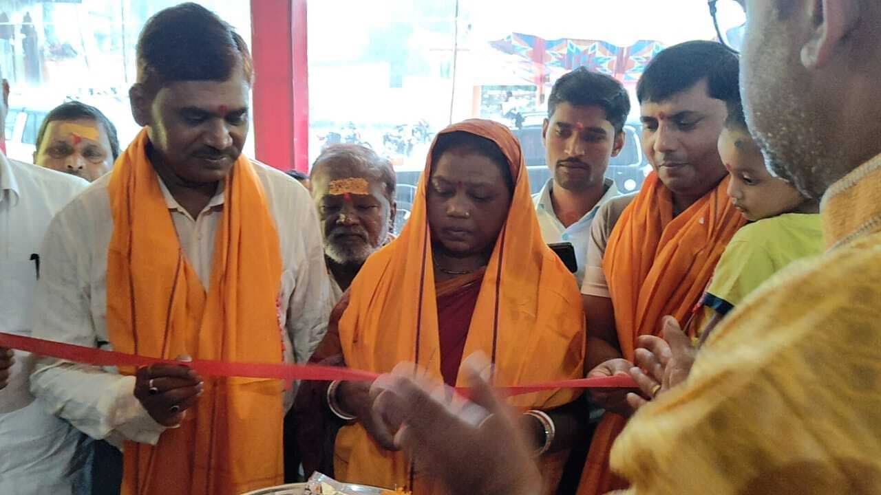 नेहरू चौक पर सजा मां का दरबार, दशमी को होगी शोभायात्रा