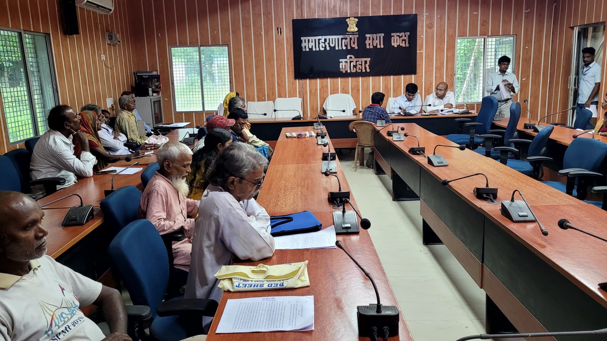 जनता दरबार: प्रभारी पदाधिकारी से 41 लोगों ने लगायी इंसाफ की गुहार