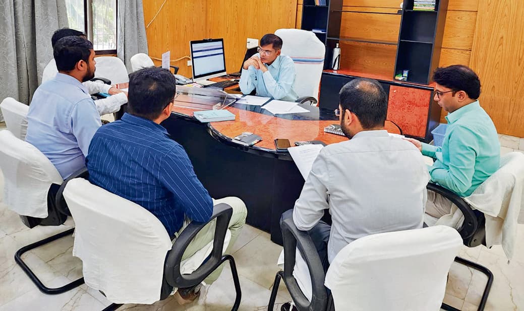 chhapra news : छपरा शहर में इ-रिक्शा व ऑटो के परिचालन के लिए निर्धारित होगा रूट : आयुक्त