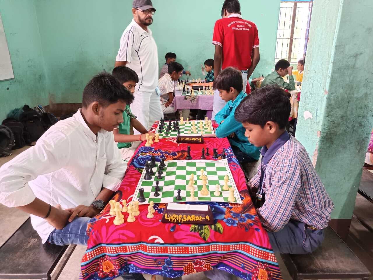 शतरंज प्रतियोगिता में बच्चों ने दिखायी प्रतिभा