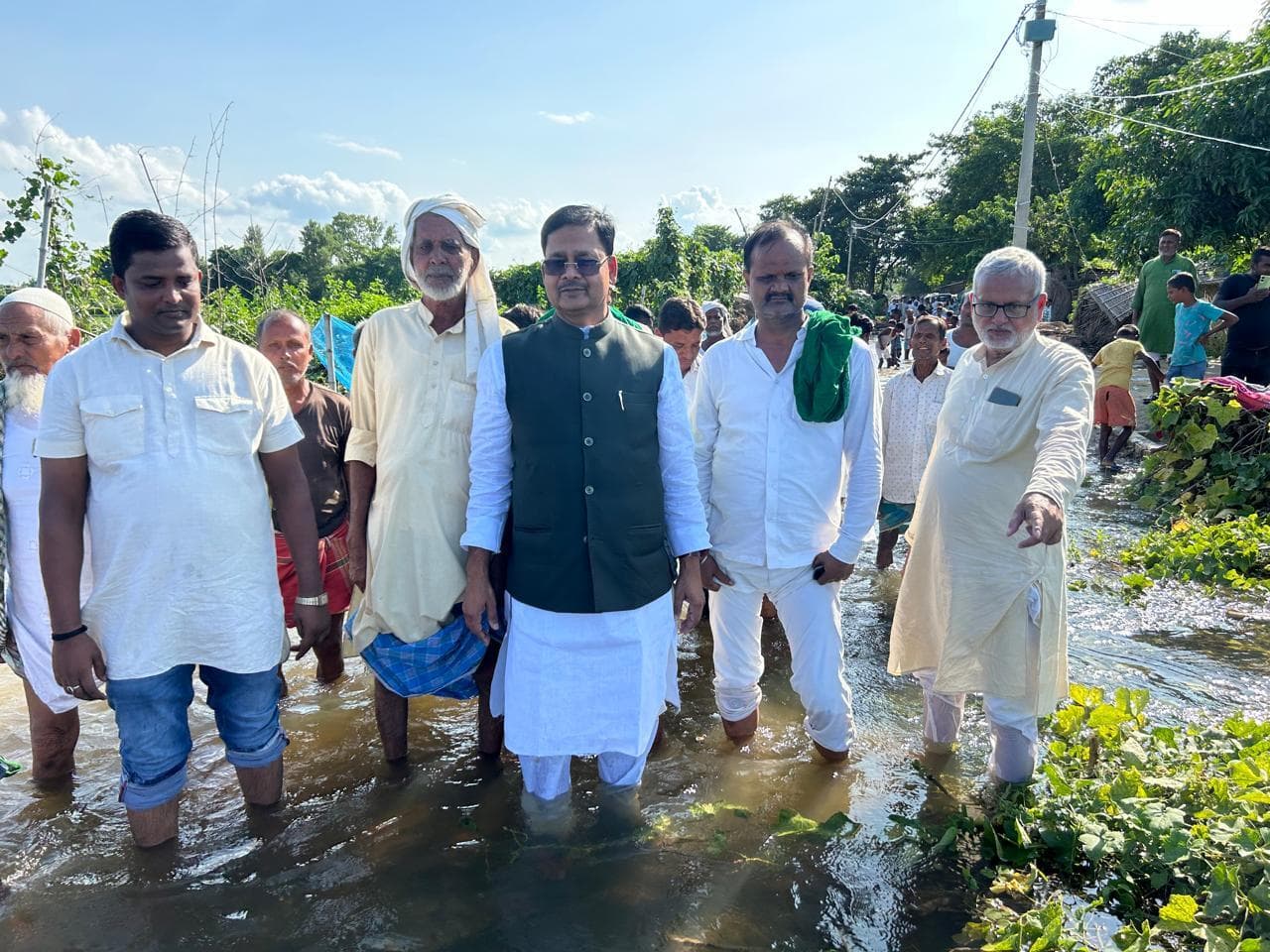 सरकार बाढ़ पीड़ितों को दे 12 हजार : डॉ. शमीम