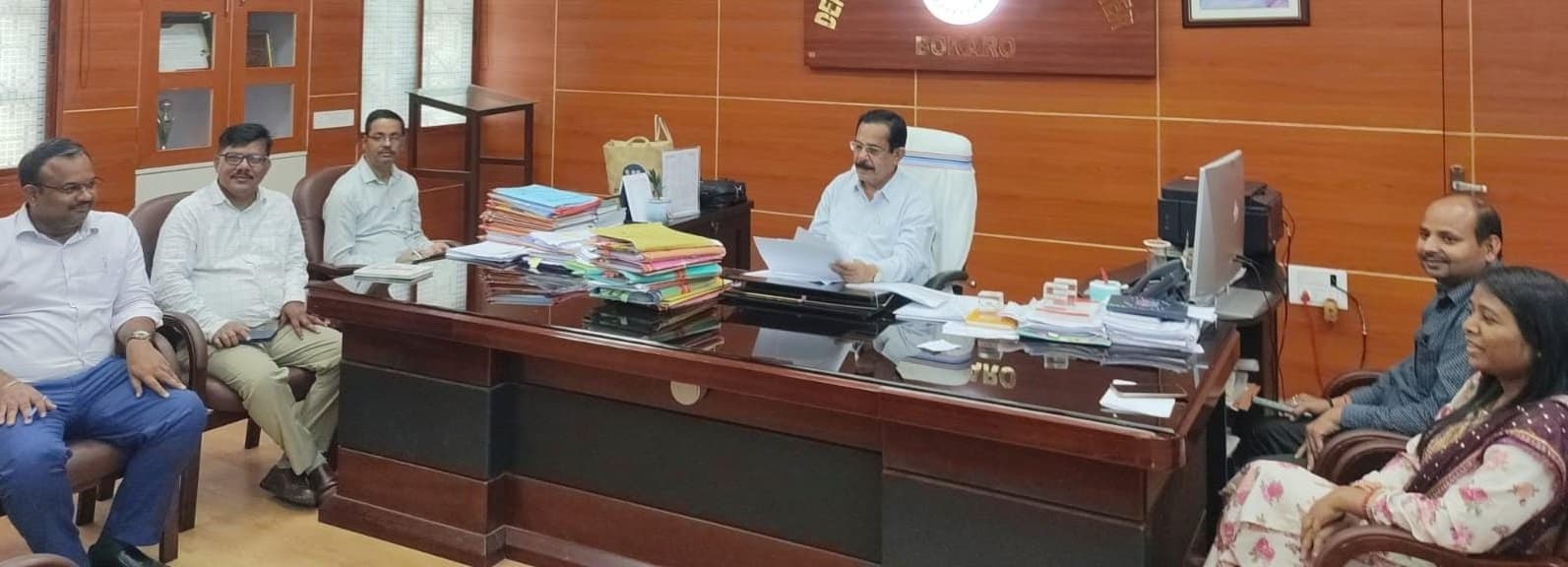 Bokaro News: कर्मियों का डाटा बेस उपलब्ध कराने का डीडीसी का निर्देश