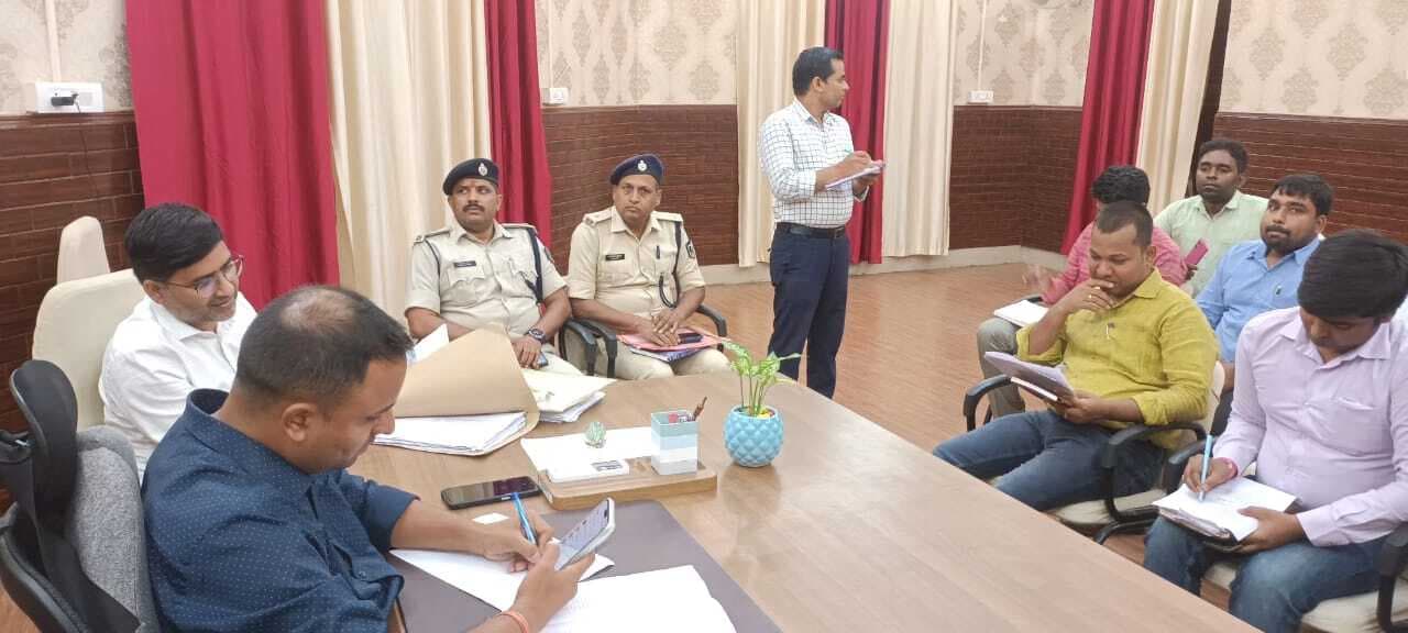 सिवरेज, जलापूर्ति व आरसीडी को निर्देश, 6 अक्तूबर तक सभी जर्जर सड़कों को करें दुरुस्त