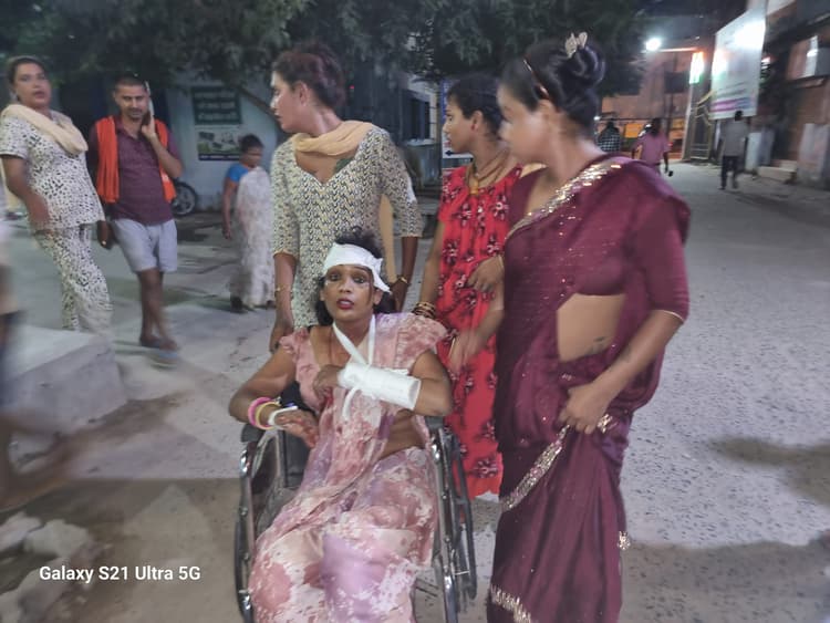 Eunuchs create ruckus in Sadar Hospital: किन्नरों की टीम ने किया अस्पताल में हंगामा