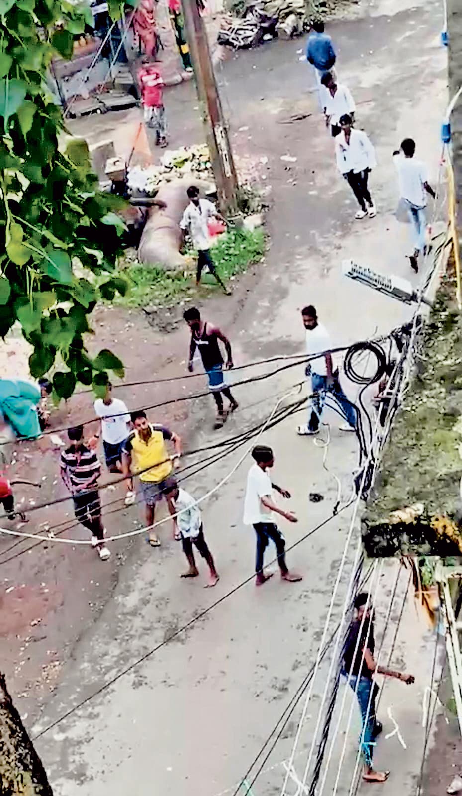 बैरकपुर के पूर्व सांसद अर्जुन सिंह के घर पर हमला