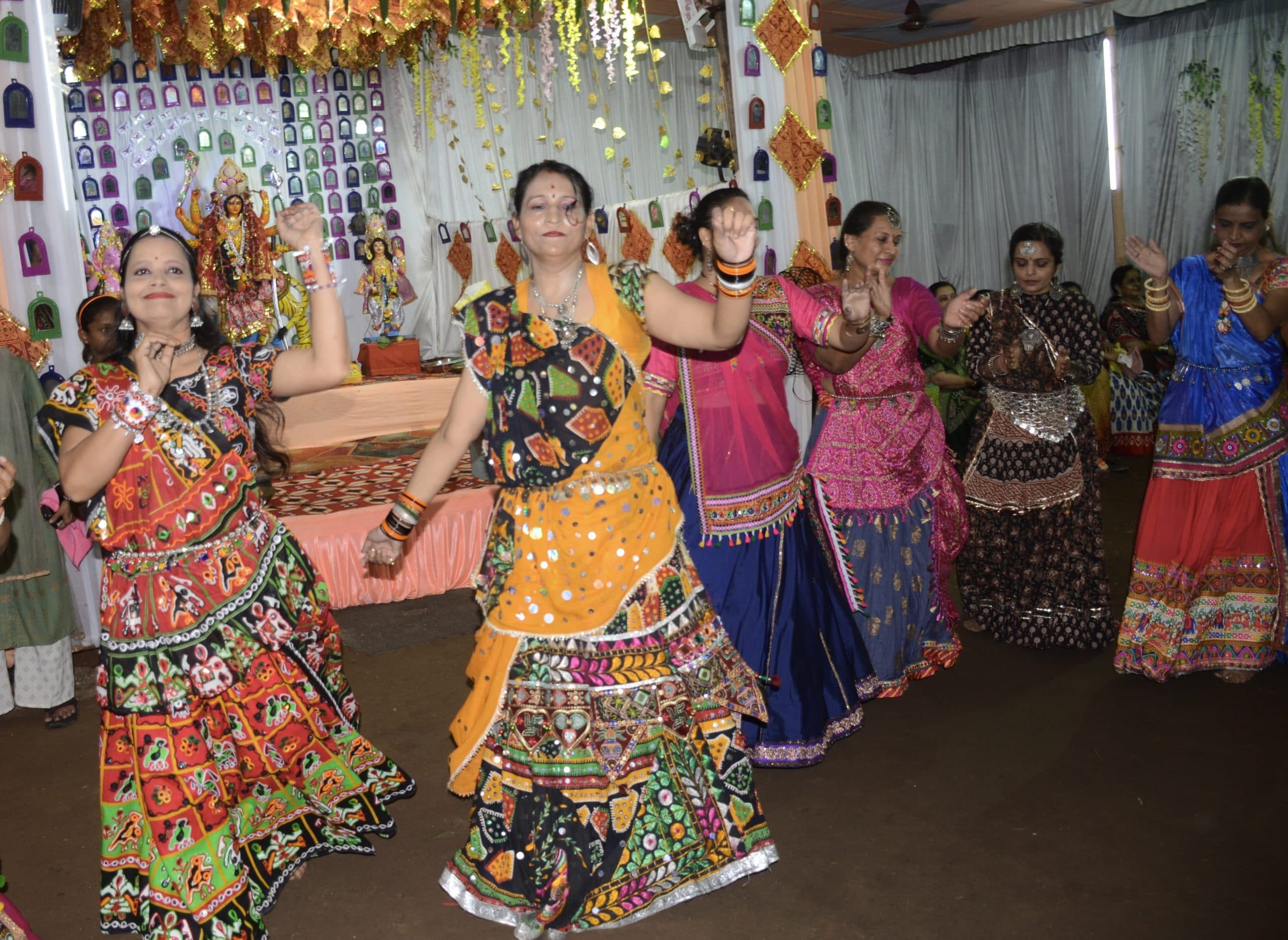 DHANBAD NEWS : मुंबई थी माड़ी आवी रे ओ दरिया वाड़ा.....,