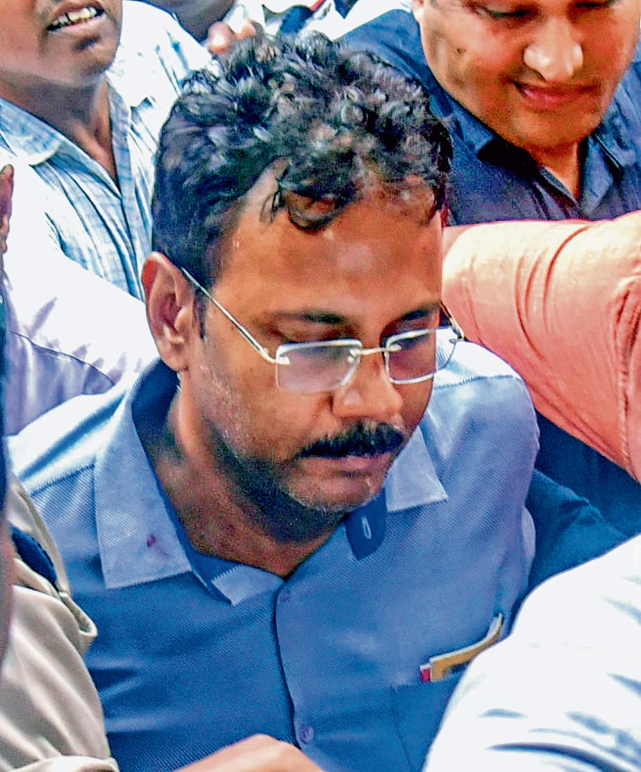 संदीप व अभिजीत पर कसा सीबीआइ का शिकंजा