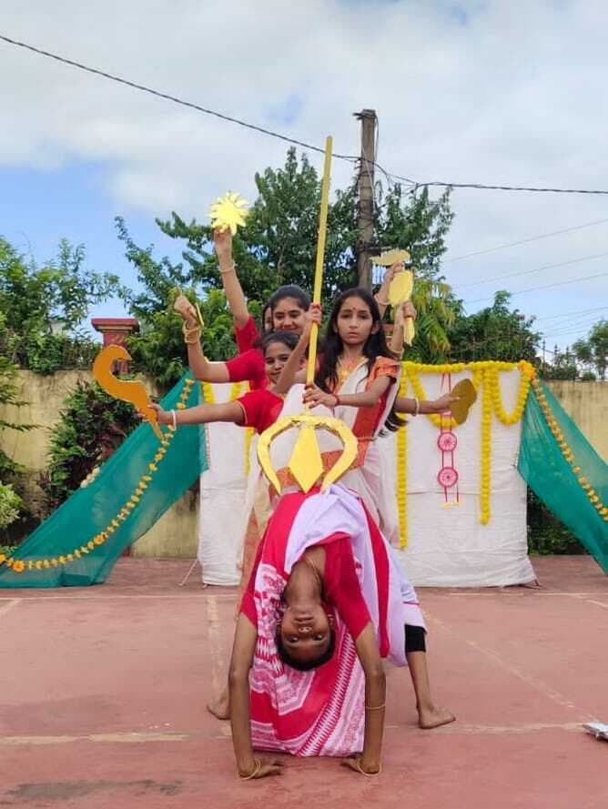 डीएवी व डॉन बॉस्को के बच्चों ने मां दुर्गा के नौ रूपों की दी प्रस्तुति