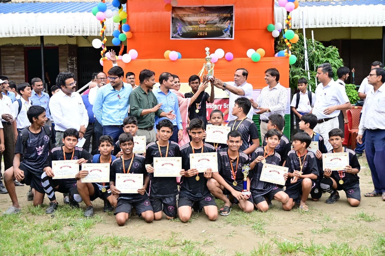 जूनियर वर्ग में गांधी हाउस और सीनियर वर्ग में सुभाष हाउस ने मारी बाजी