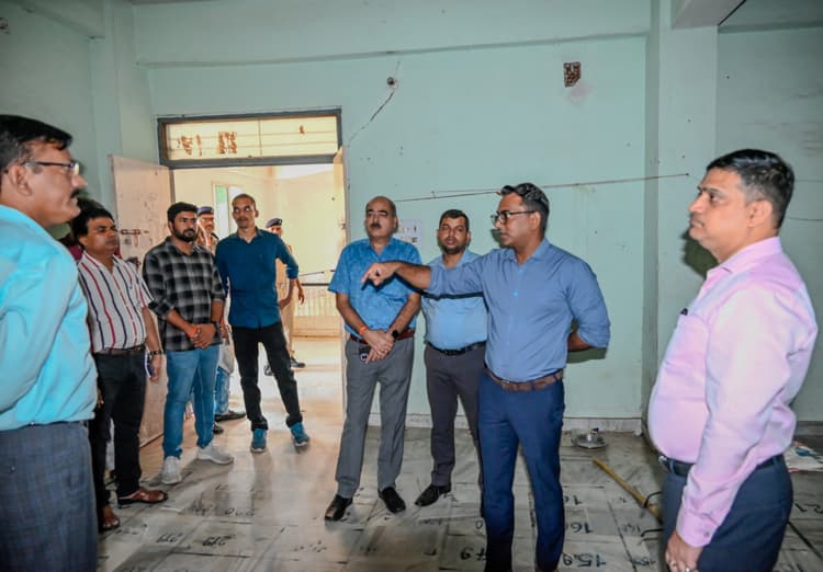 डीसी ने रिसिविंग सेंटर व मतगणना भवन का किया स्थल निरीक्षण