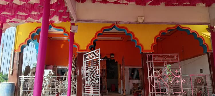 भक्तों की मनोकामना पूरी करती हैं गोला वाली मां दुर्गा