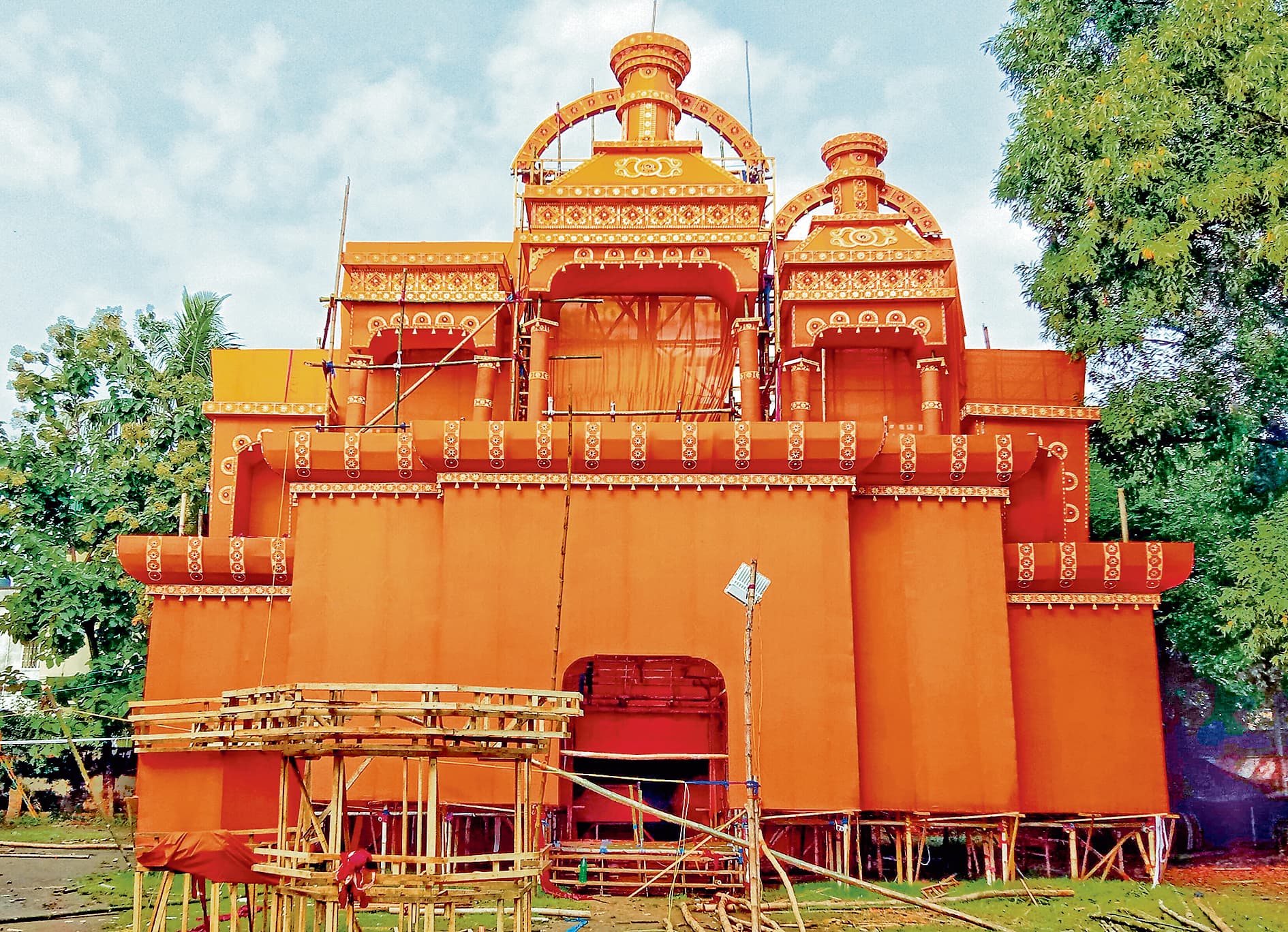 राजमहल के तर्ज पर बन रहा कमरार माठ का मंडप