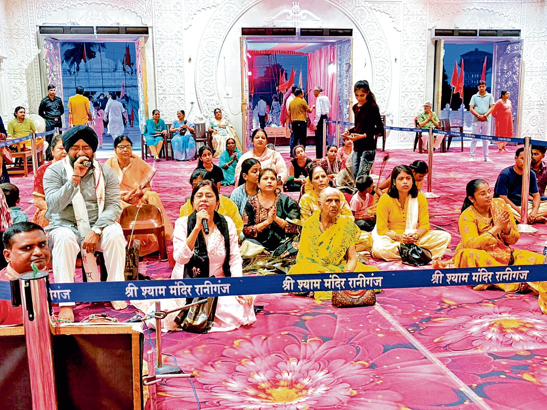 बंगाल में पूजा की समृ विरासत का उत्सव मना रहा आर्ट ऑफ लिविंग
