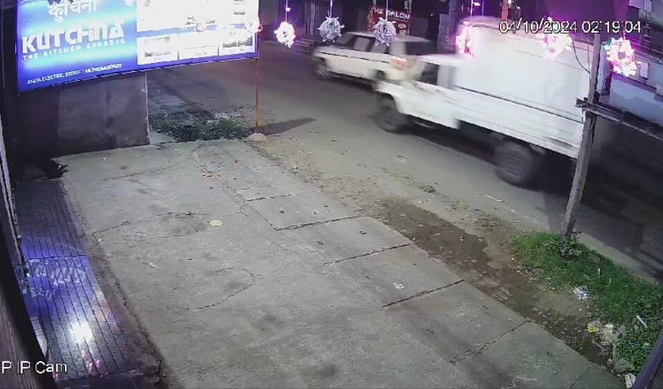 Giridih News: सात लाख के सरसों तेल पाउच की चोरी