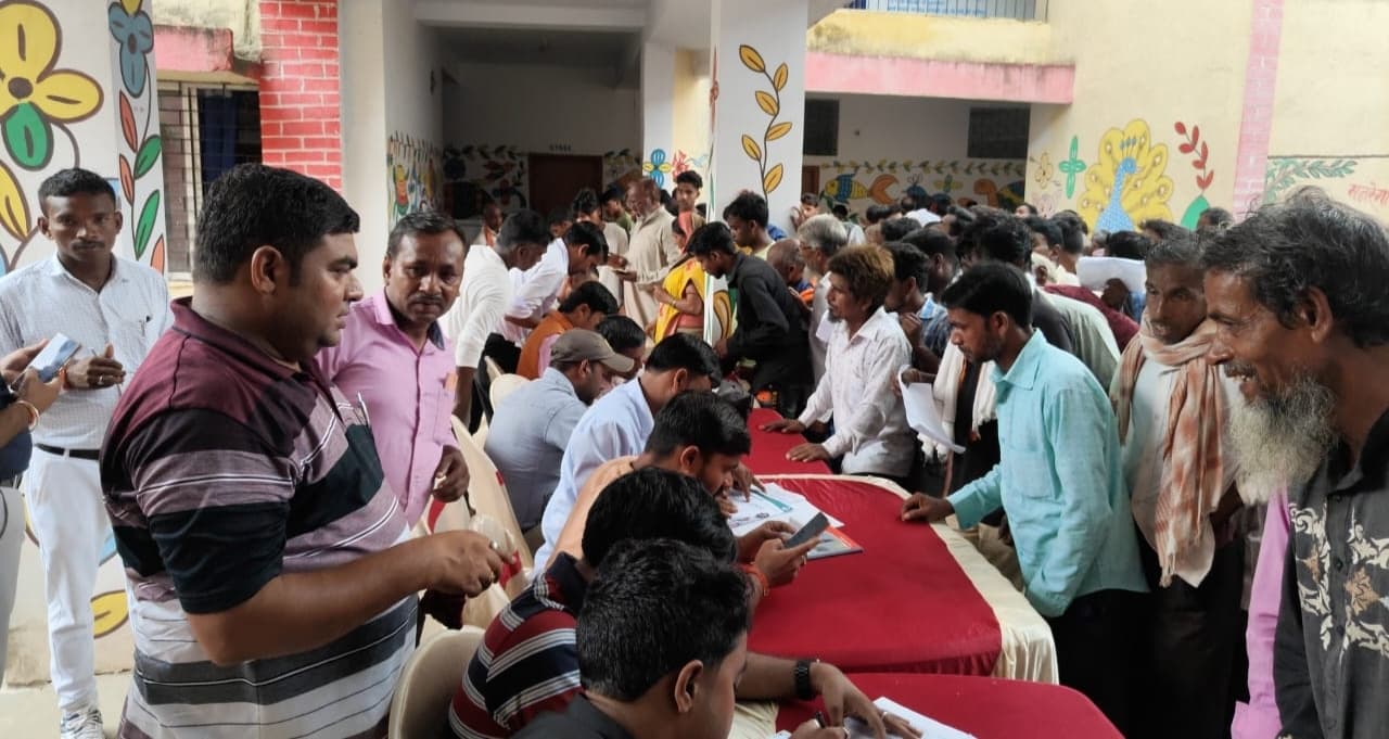 Giridih News: 1500 उपभोक्ताओं को मिला बिजली बिल माफी का प्रमाण पत्र