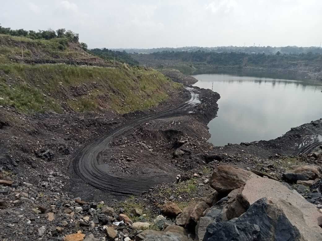 अवैध खनन में चाल धंसने से दो की मौत, दो घायल