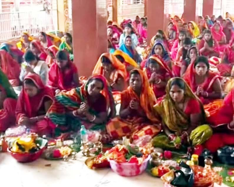 बढ़ता जा रहा नवरात्र का उत्साह, श्रद्धा से की गई मां कुष्माण्डा की पूजा