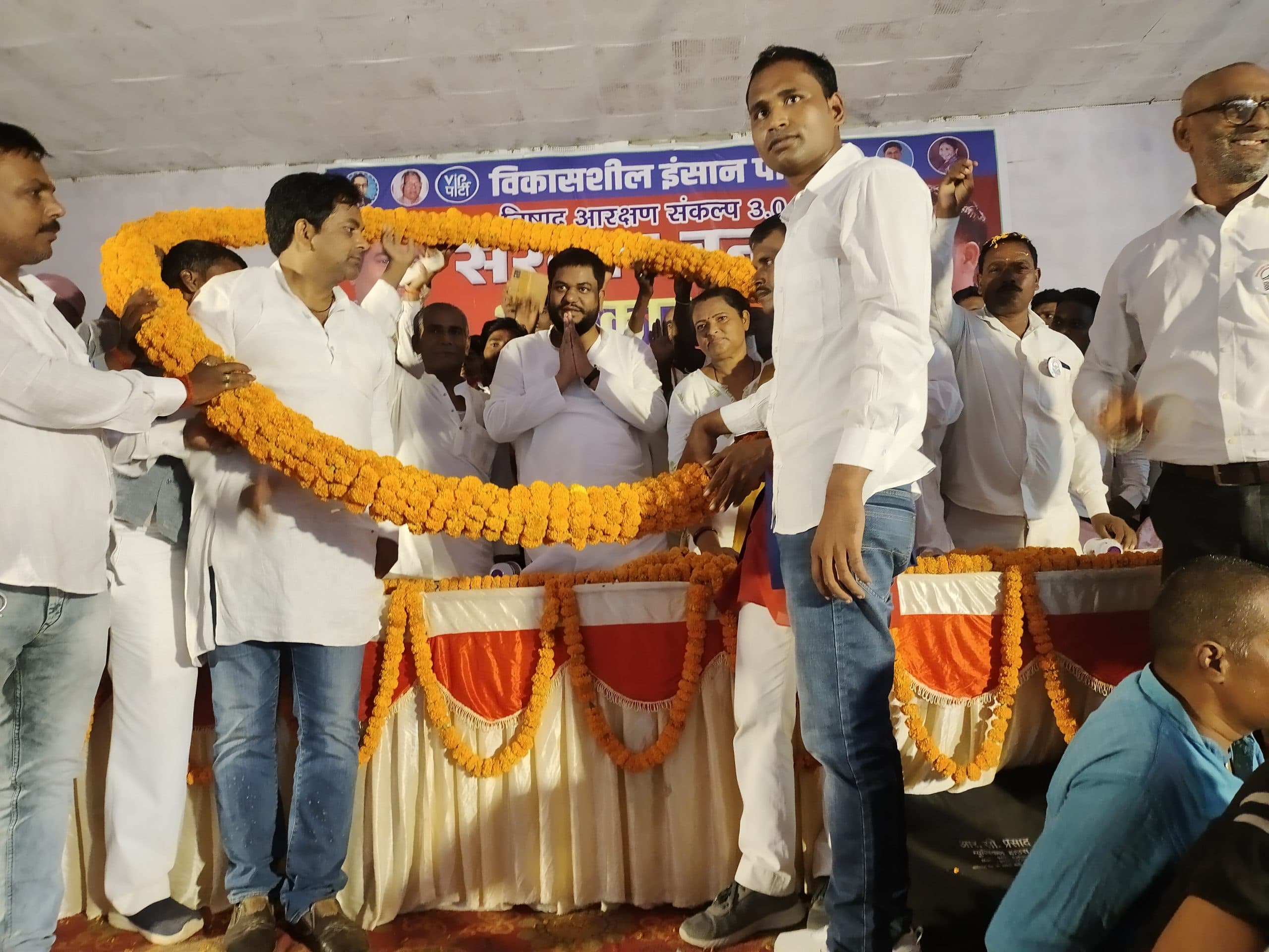 निषाद समाज कल्याण व उत्थान के लिए विगत 10 वर्षों से है संघर्षशील : मुकेश सहनी