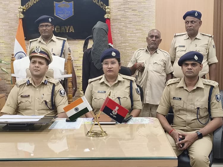Gaya News : शेरघाटी बस स्टैंड से गिरफ्तार हुआ 50 हजार का इनामी