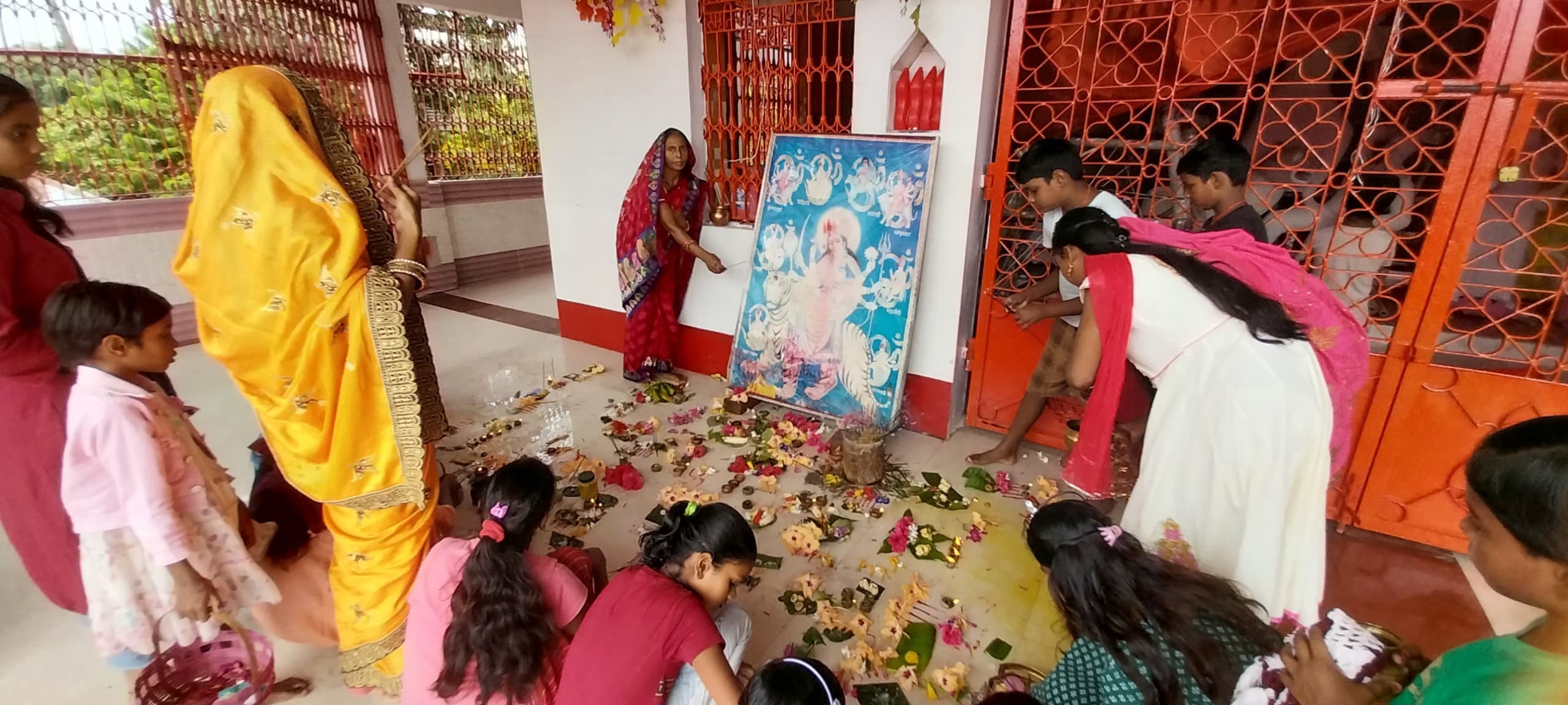 सैकड़ों वर्षों से हो रही मां दुर्गा की पूजा