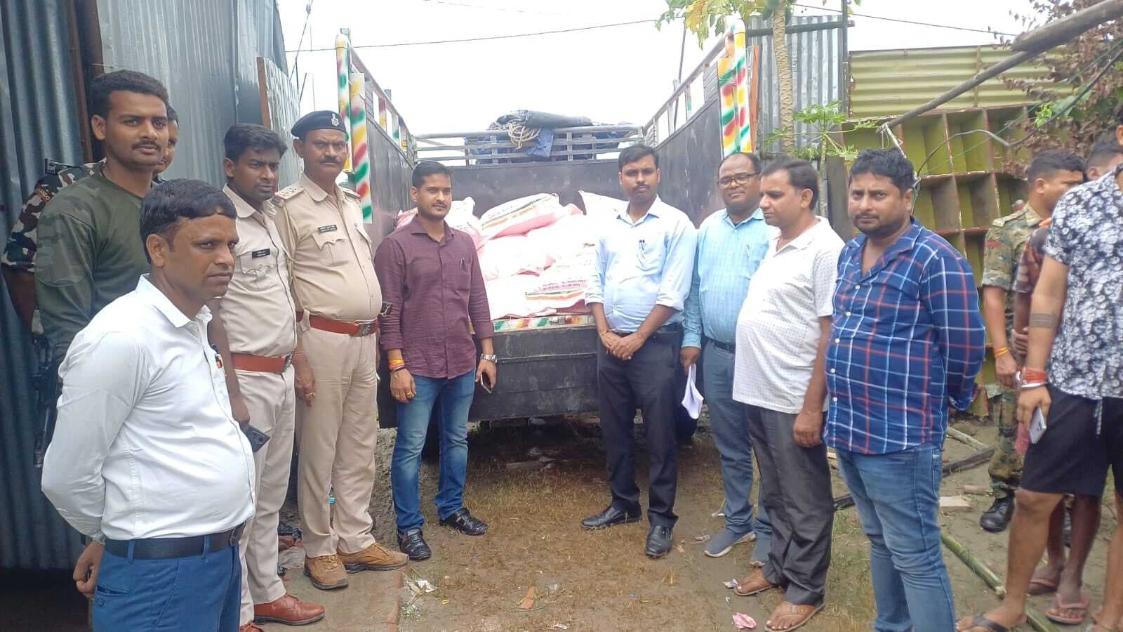 फारबिसगंज में नकली खाद फैक्ट्री का उद्भेदन, 87 बोरा नकली खाद जब्त