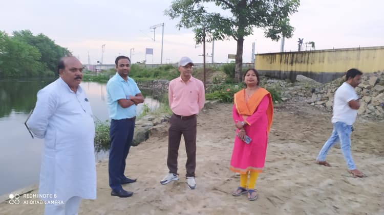 सीताधार की सफाई कार्य का नप ईओ ने किया निरीक्षण