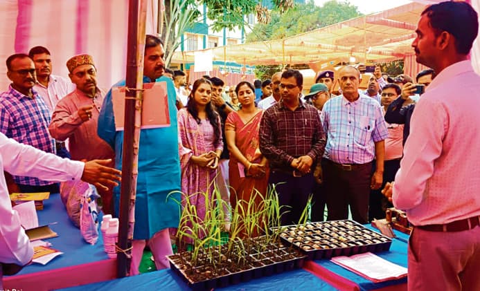 Gopalganj News : कृषि यांत्रिकीकरण मेले में पहले दिन 257 किसानों ने अनुदानित दर पर खरीदी मशीन