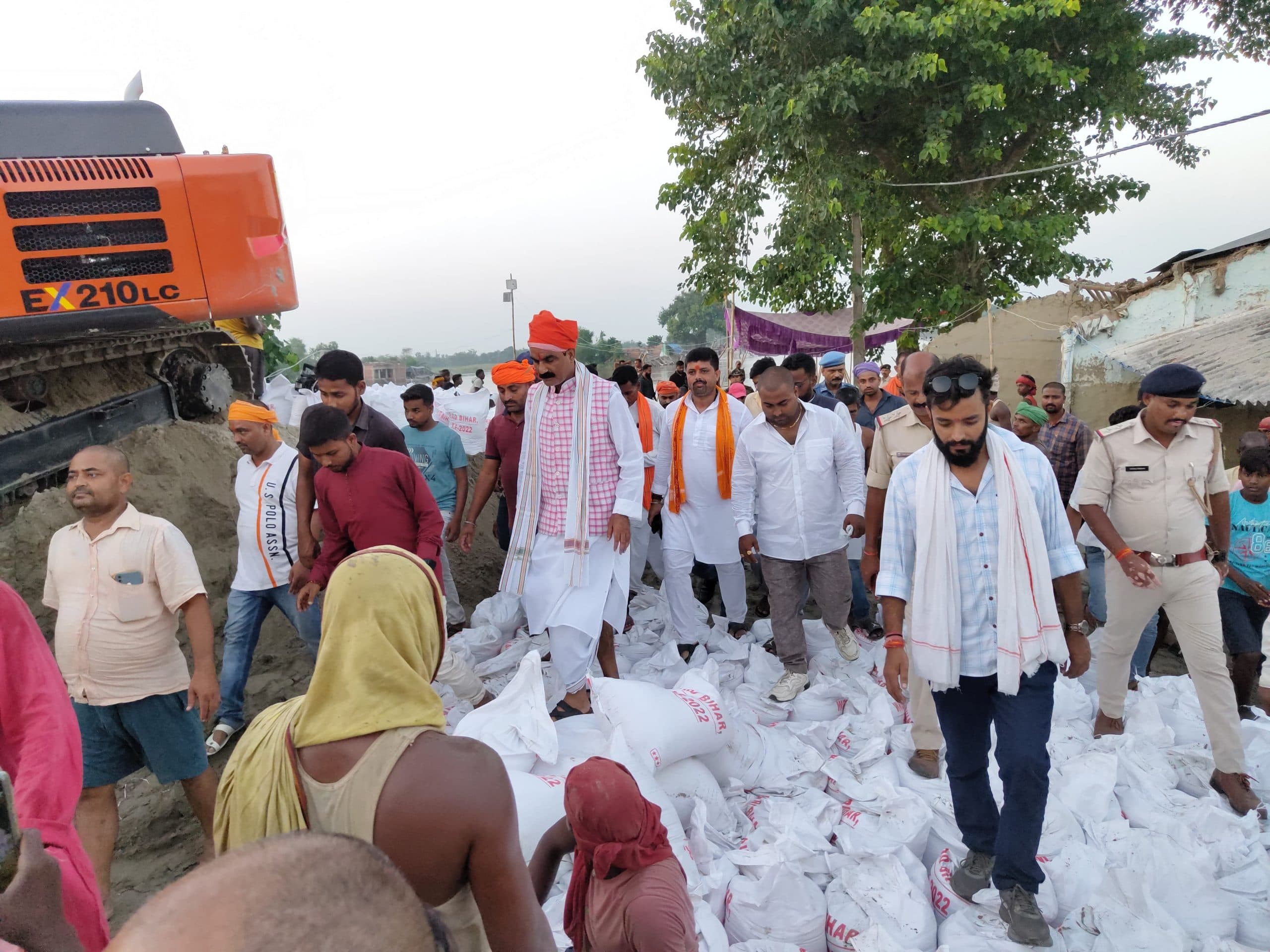 बाढ़ से क्षतिग्रस्त मकानों की जगह सरकार देगी नया मकान: गोपालजी