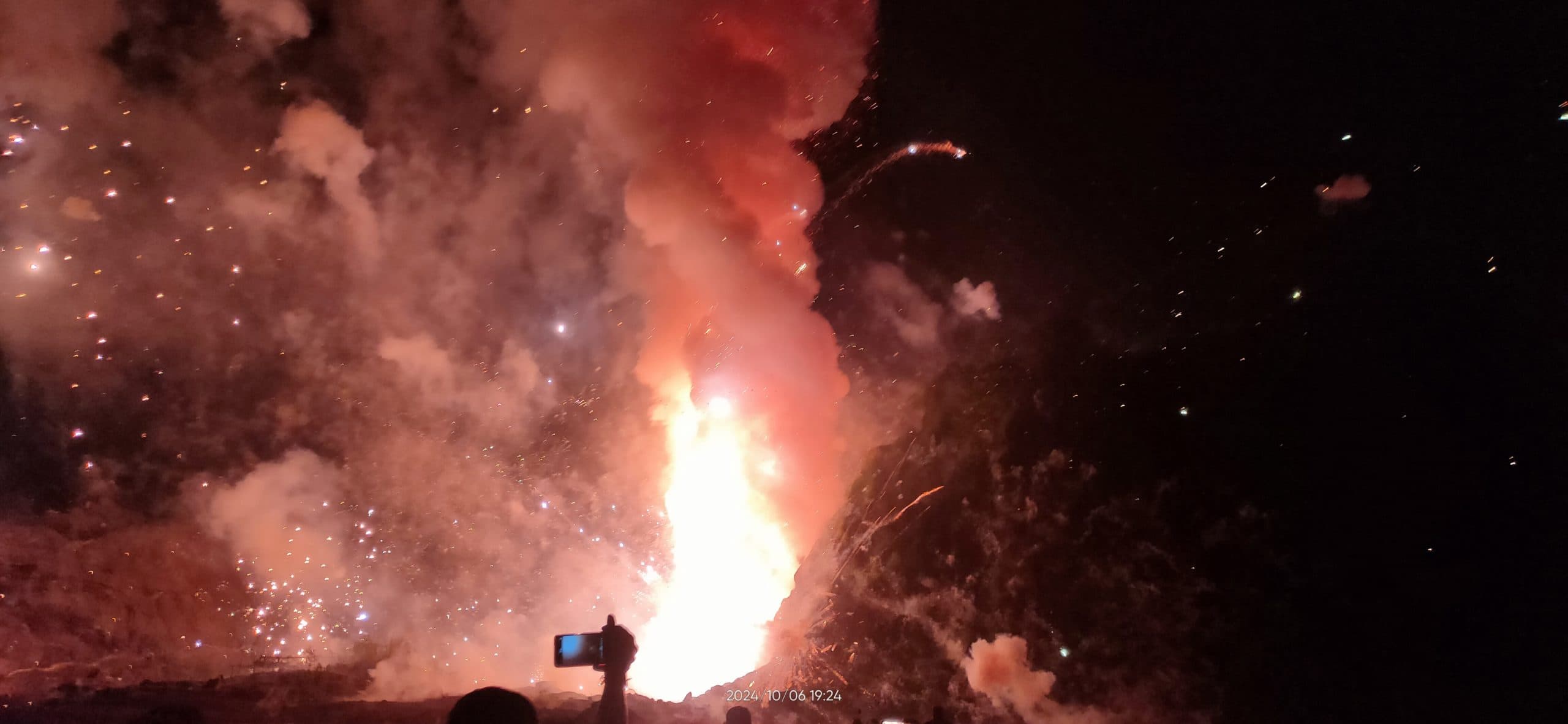 Rourkela News: राउरकेला पुलिस ने 15 लाख रुपये के दो ट्रक पटाखे नष्ट किये, दो कारोबारी हिरासत में