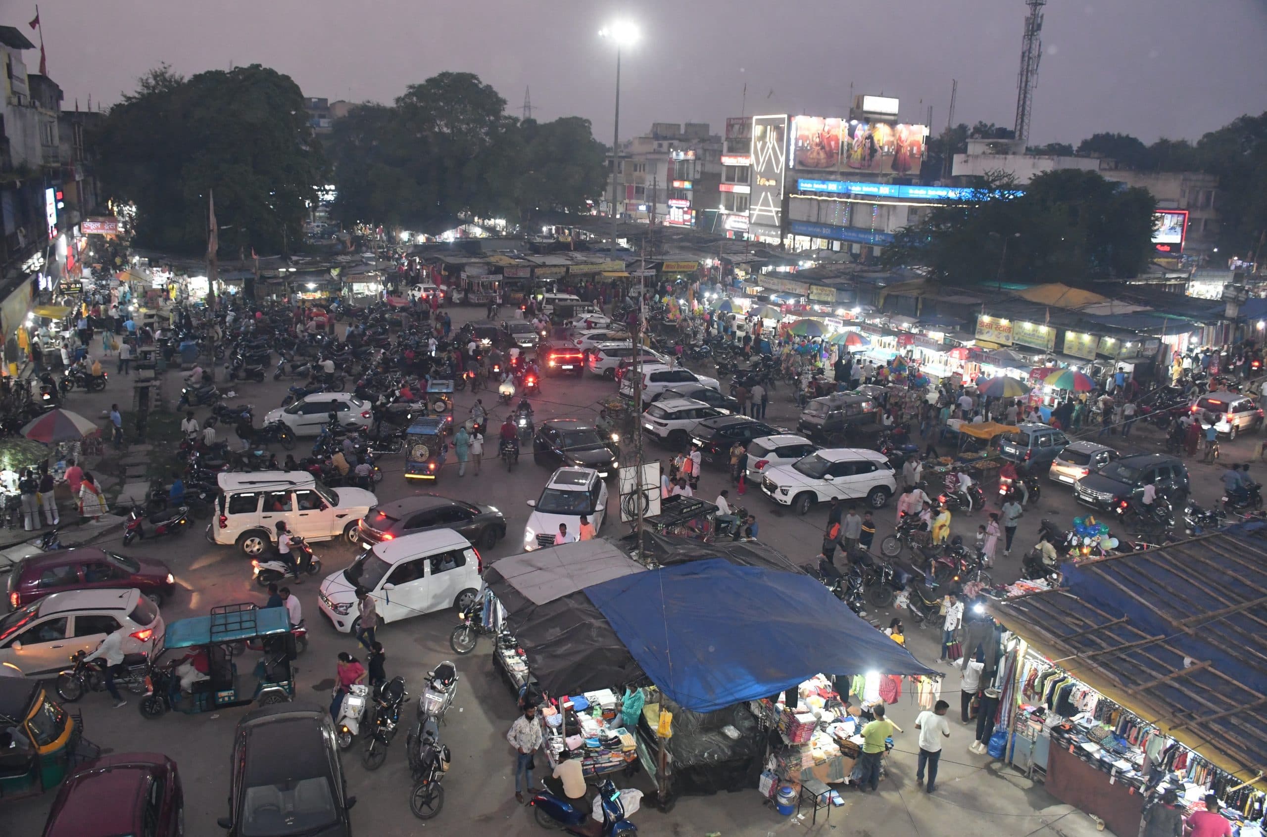 Bokaro News : बोनस के 25 करोड़ रुपये से गुलजार हुआ बोकारो का बाजार