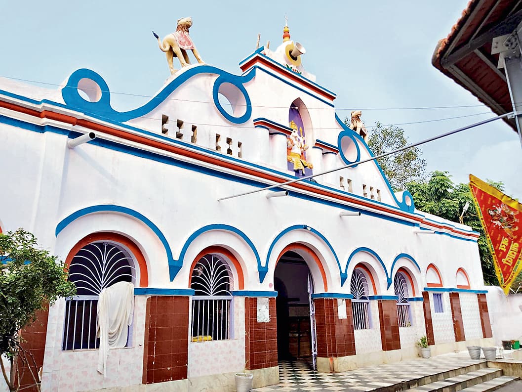 Dhanbad News: झरिया राजागढ़ की पूजा का इतिहास 500 साल पुराना, डोम राजा से युद्ध जीतने पर राजा संग्राम सिंह ने शुरू की थी पूजा