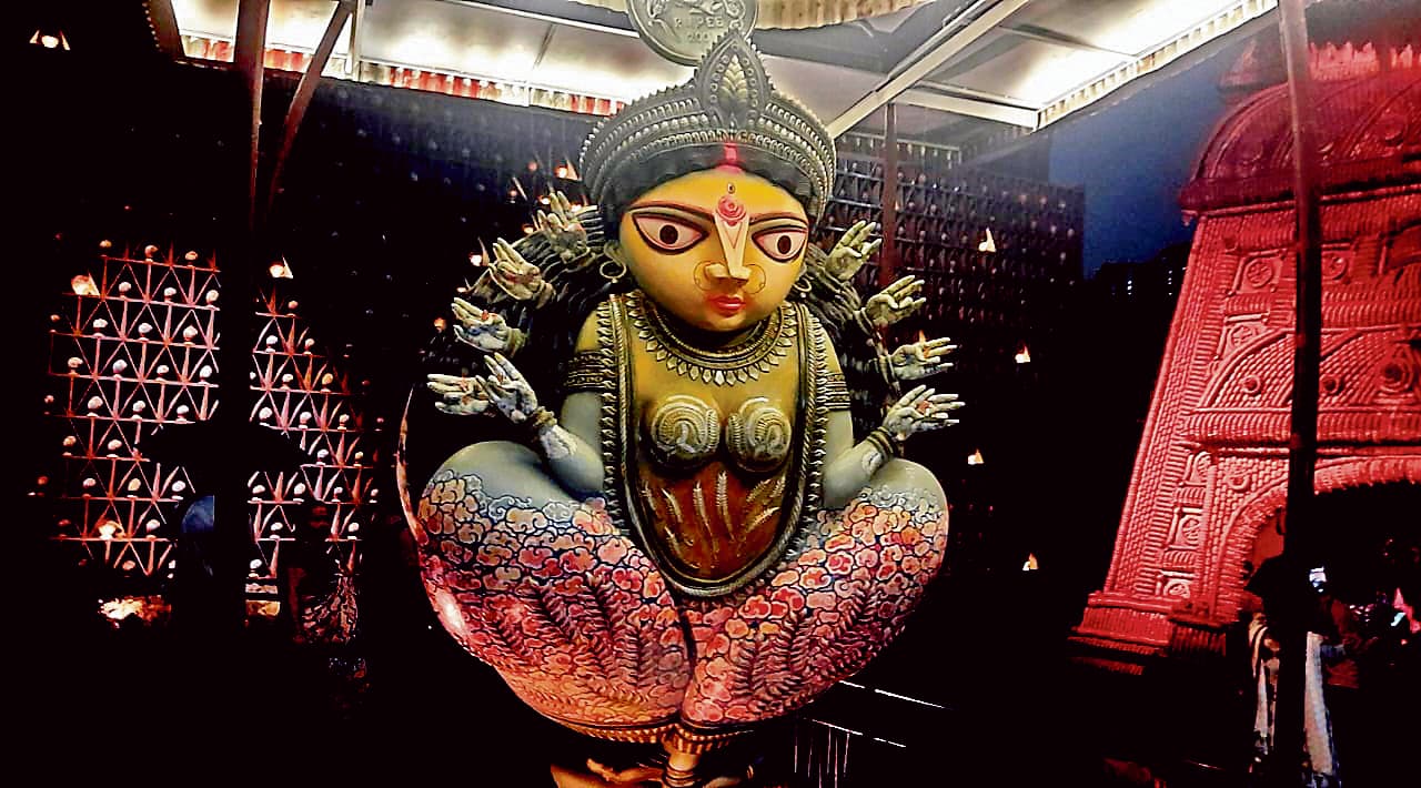 बोसपुकुर शीतला मंदिर दुर्गोत्सव कमेटी ने लक्खी भंडार को बनाया पूजा थीम