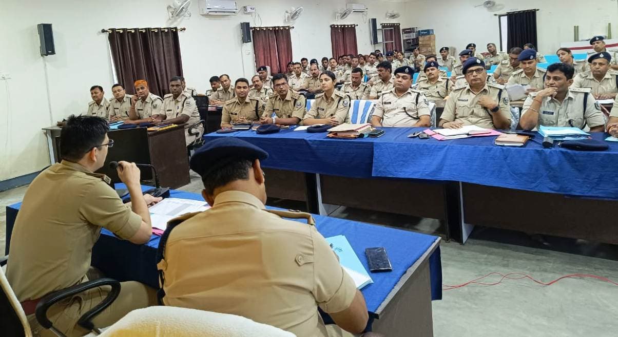 अपराध नियंत्रण व अनुसंधान दोनों पर करें फोकस थानाध्यक्ष : एसपी