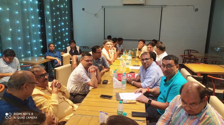 डॉ एमपी गुप्ता अध्यक्ष, तो डॉ मो अतहर बने सचिव