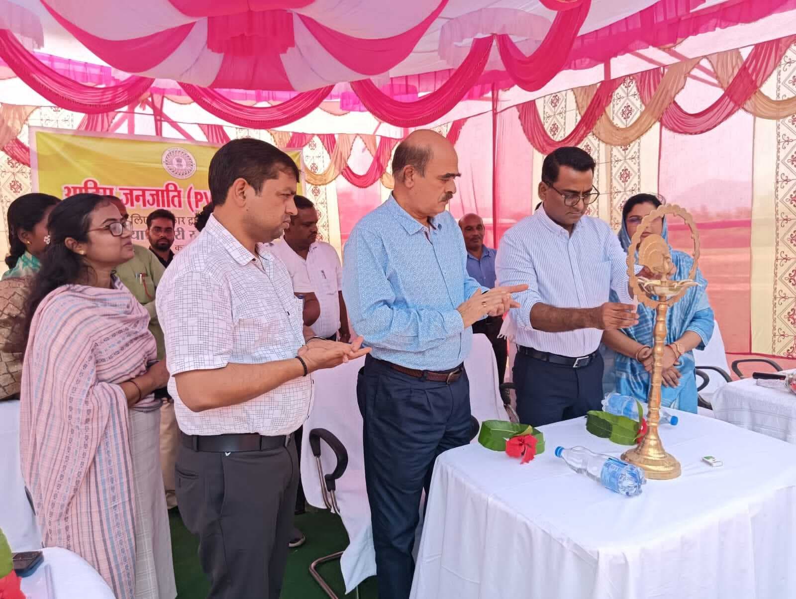 आदिम जनजाति समुदाय के विकास के लिए सरकार चला रही हैं कई महत्वपूर्ण योजनाएं : डीसी