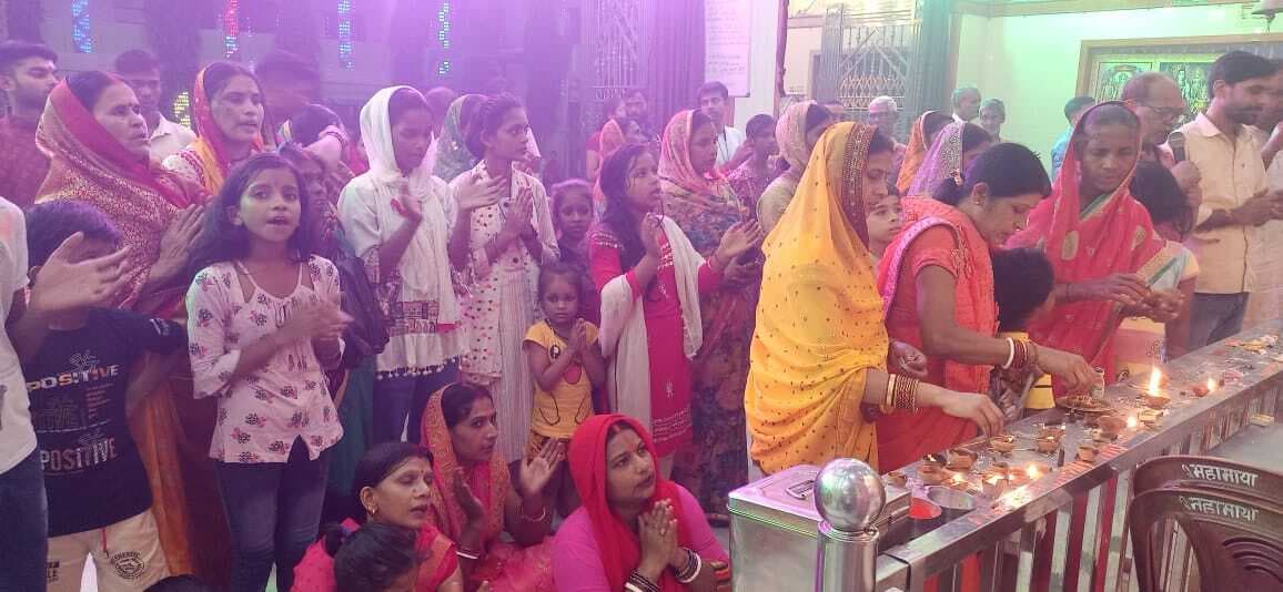 नवरात्र पर भक्तिमय हुआ जमालपुर, पूजा पंडालों में उमड़ रही भीड़